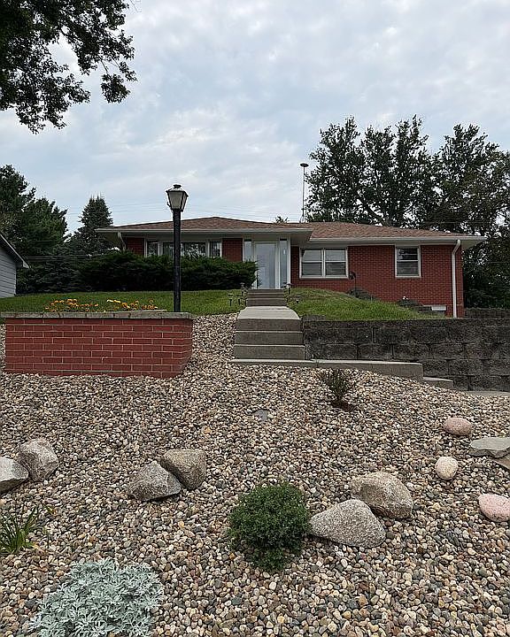 1st image of 136 Chippewa Cir