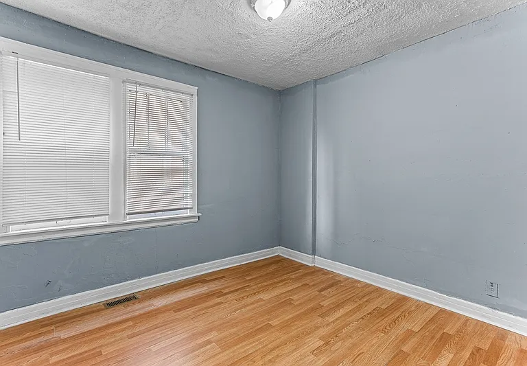14814 Sussex St #1 — Photo 11