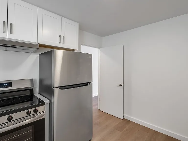 420 7th Avenue — Photo 17