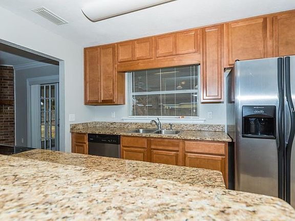 5th image of 326 Corona Del Mar St