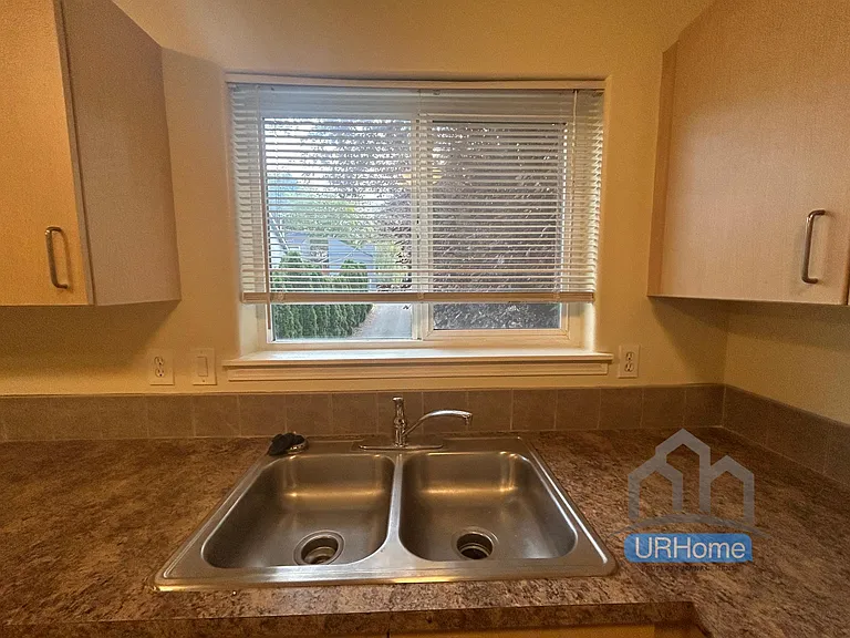 5069 SE 28th Ave — Photo 1