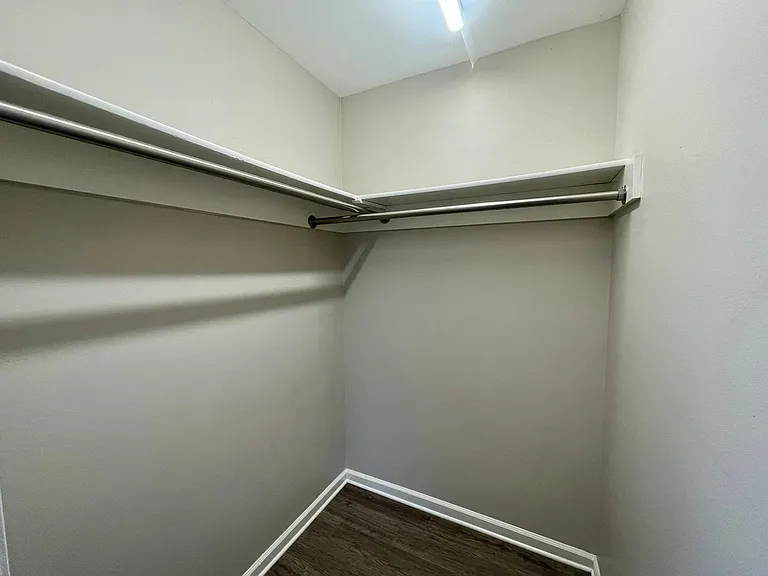 525 S Oak St — Photo 15