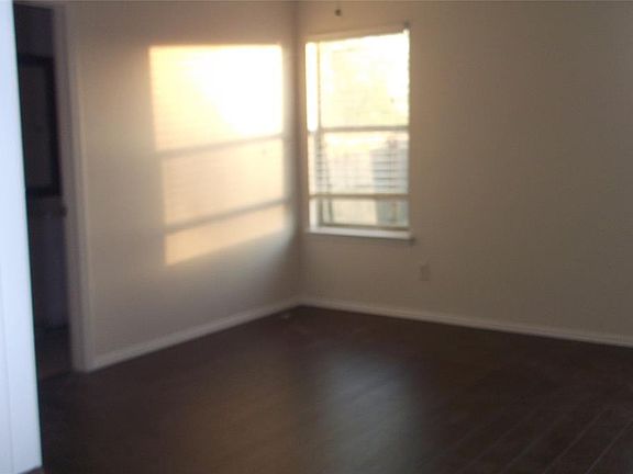 2nd image of 1601 Coastline Ln