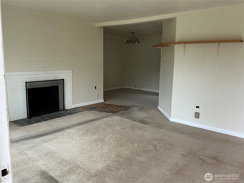 4th image of 8007 215th Street SW