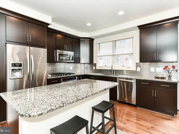 915 Parker Gray School Way, Alexandria, VA 22314
