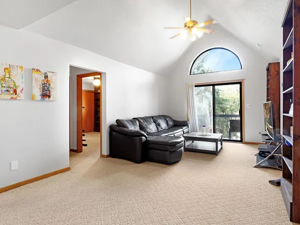 N58W23815 Hastings COURT #7, Sussex, WI 53089