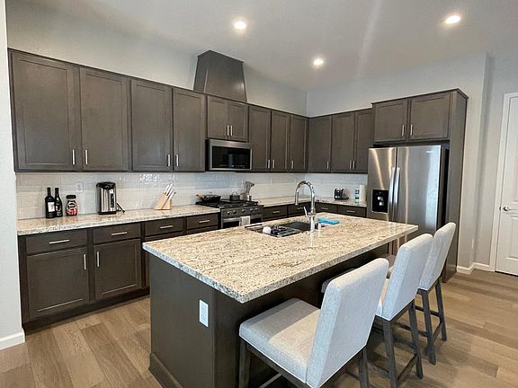 3rd image of 7365 Oakmont Dr