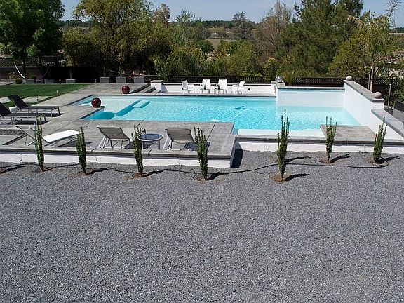 3rd image of 4073 Kirkwood Dr