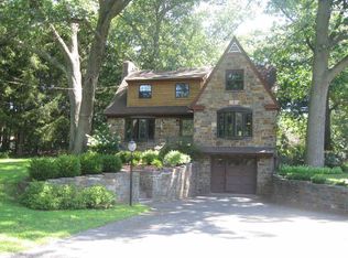 99 Valley Rd, Albany, NY 12205