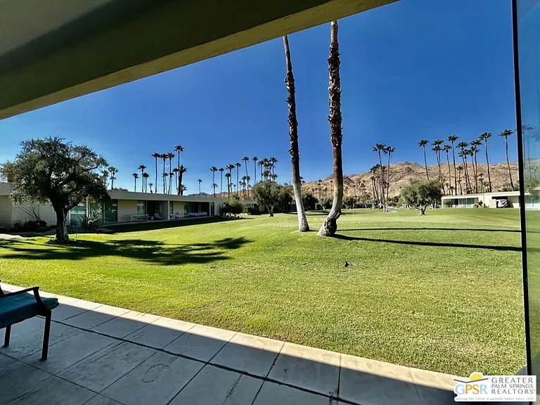 197 Desert Lakes Dr — Photo 40