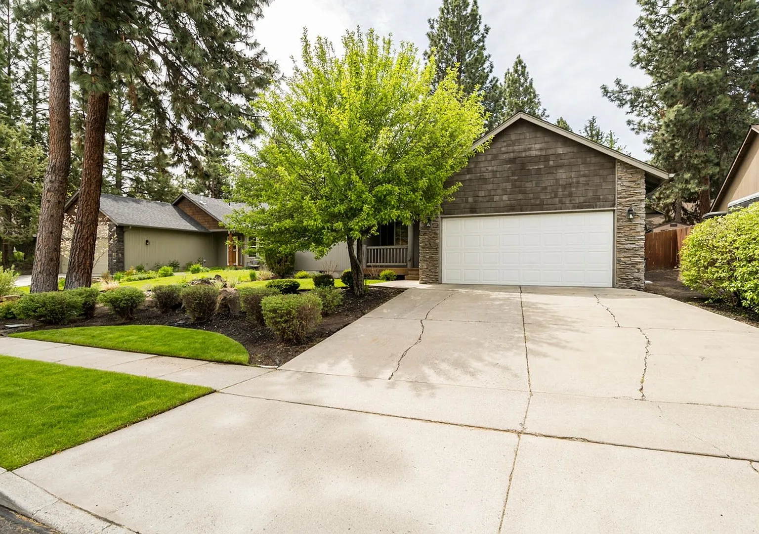 Singe Level Home in SW Bend! — Photo 2