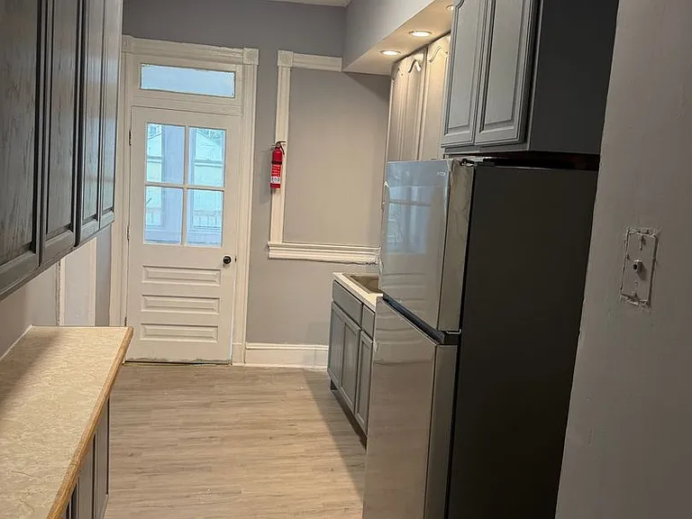 917 Ingraham St NW — Photo 4