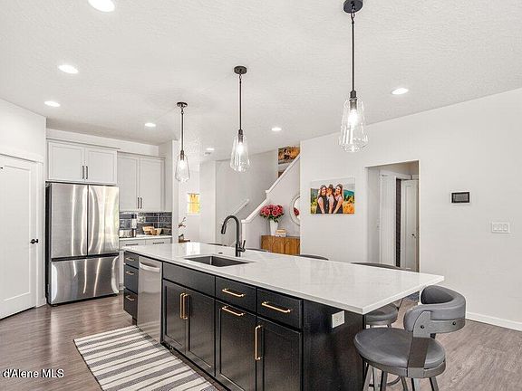 4th image of 7060 N Roche Dr