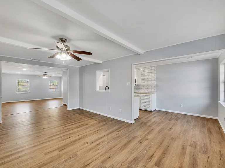 716 Melrose Dr — Photo 8