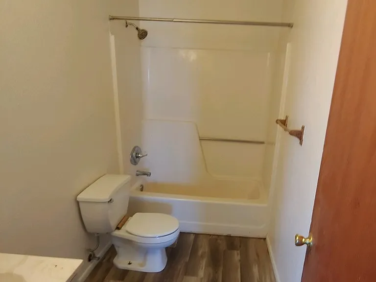 2826 Baker Dr #B — Photo 3