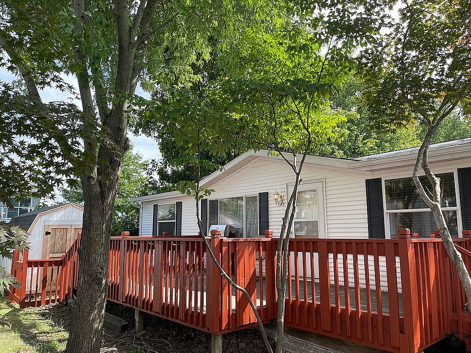 1st image of 4928 Victoria Ave SE