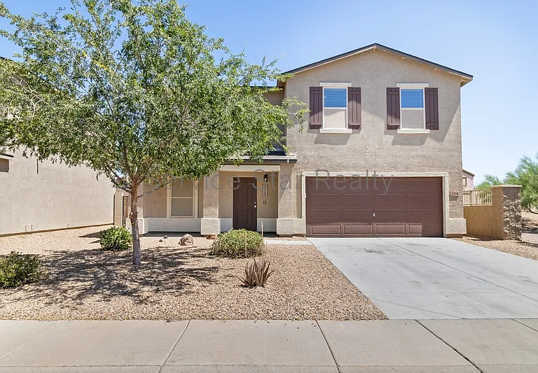 214 W Watson Ct — Photo 2