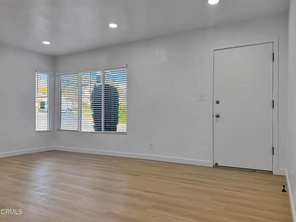 Building Photo - 820 E Mendocino St #1