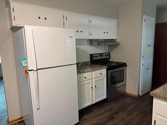 5th image of 220 Terrace Dr SW