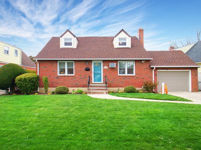 215 White Avenue, New Hyde Park, NY, 11040