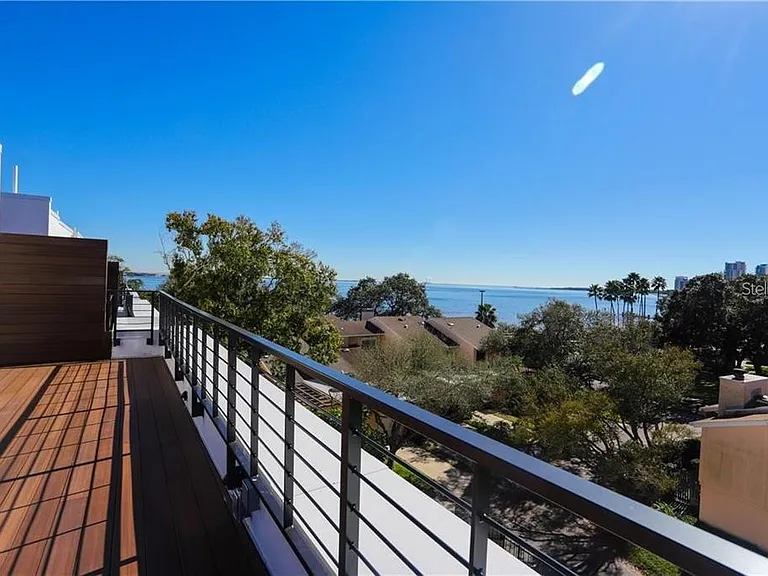 2814 W Barcelona St — Photo 22