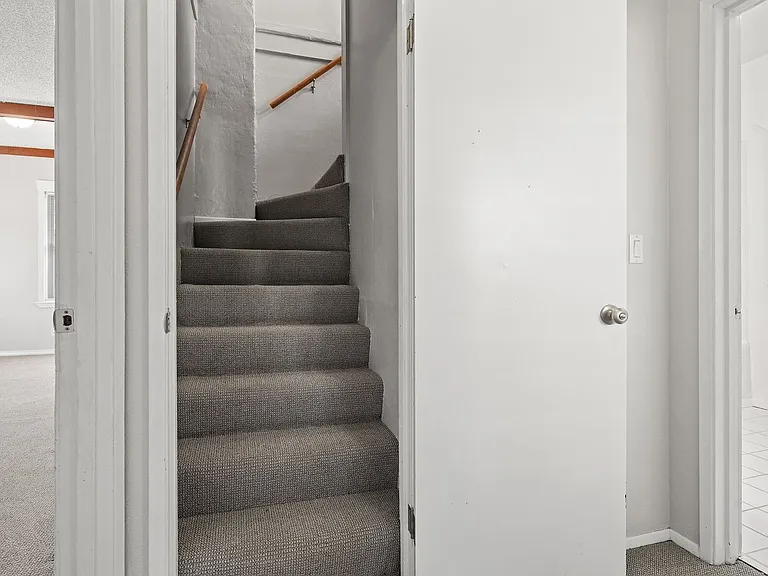 709 McKenzie Ave — Photo 19