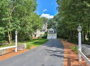 7 Frontier Dr, Walpole, MA 02081