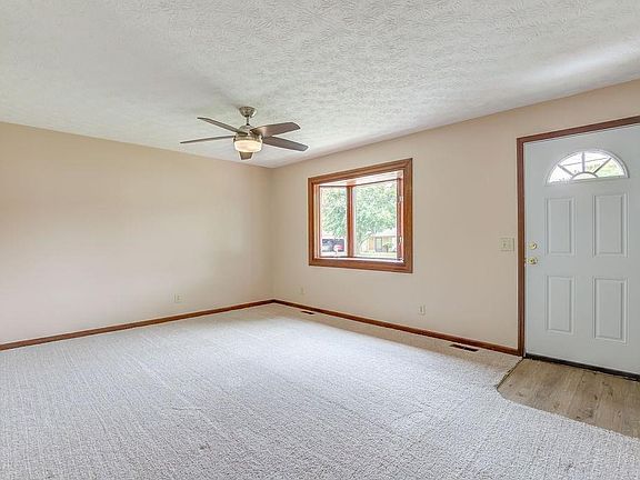 2nd image of 5408 Burgundy Pl