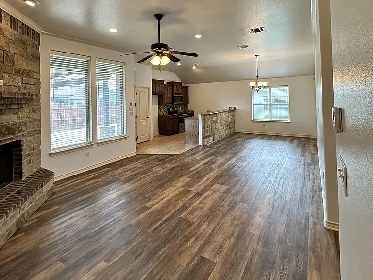 715 Denali Ct — Photo 3