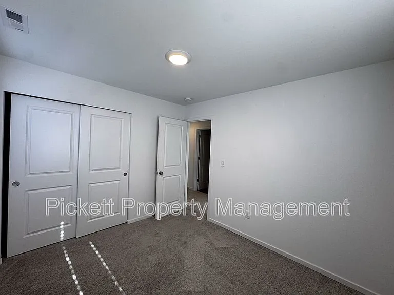 10001 Kings Landing Ave NW — Photo 15