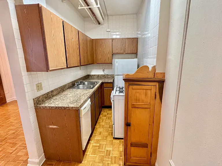 644 West Surf — Photo 30