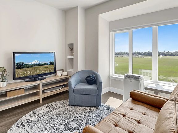 4th image of 801 Aaron Dr #302