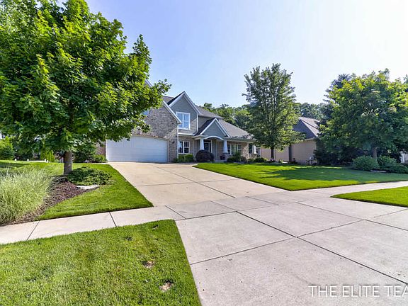 3rd image of 4407 Oak Meadow Dr