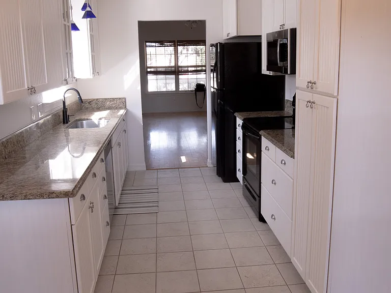 2405 SW Morris St — Photo 5