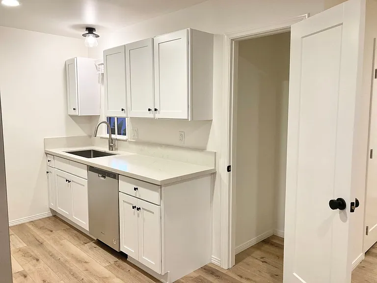 416 Mills Way — Photo 4