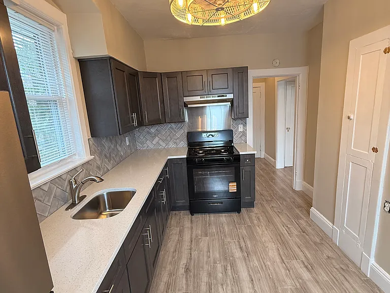 48 Grand Ave #2R — Photo 4