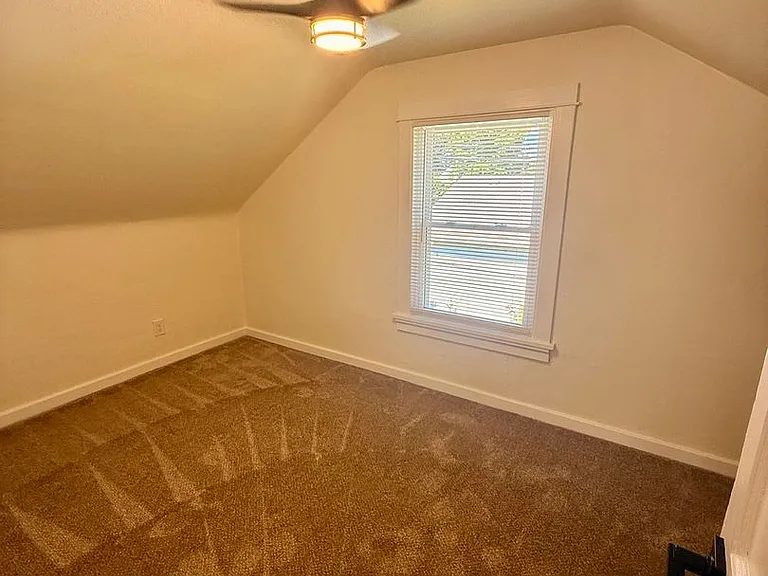 1905 Laird Ave — Photo 13
