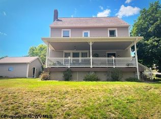 19 Beverly Hills Rd, Fairmont, WV 26554