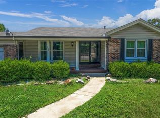 7234 S Rock Hill Rd, Saint Louis, MO 63123