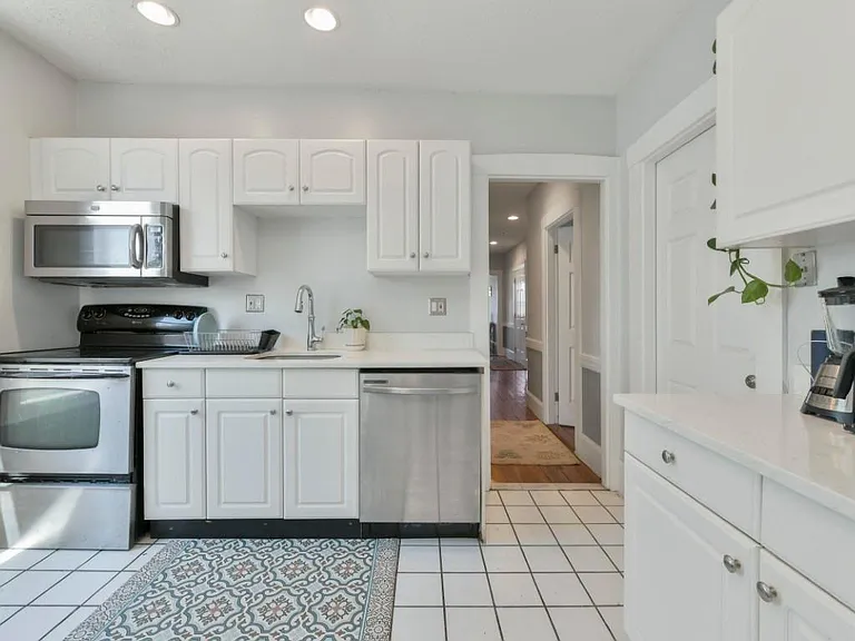 34-36 Boston St #3 — Photo 2