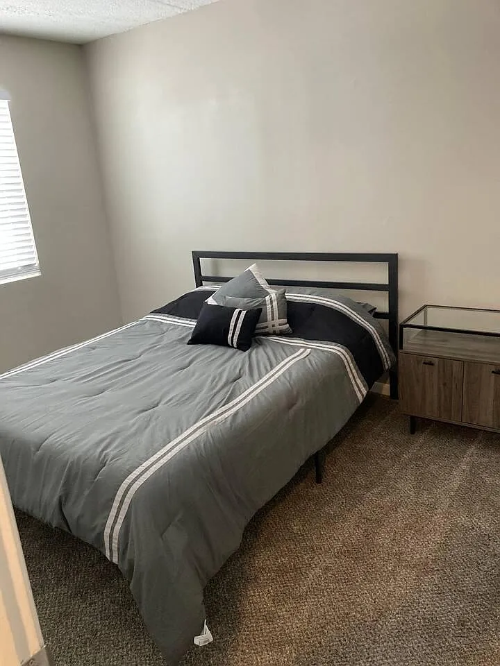 2 bed, 800 sqft, $925 — Photo 3