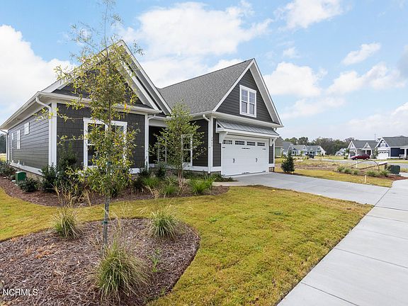 3rd image of 3425 Island Lakes Drive