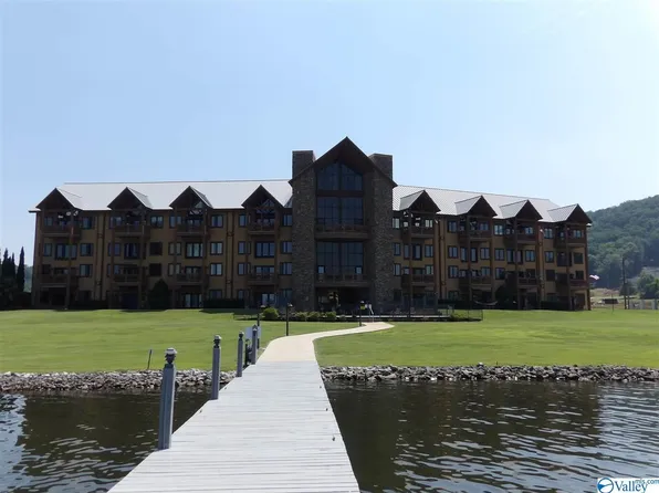 7016 Val Monte Dr, Guntersville, AL 35976