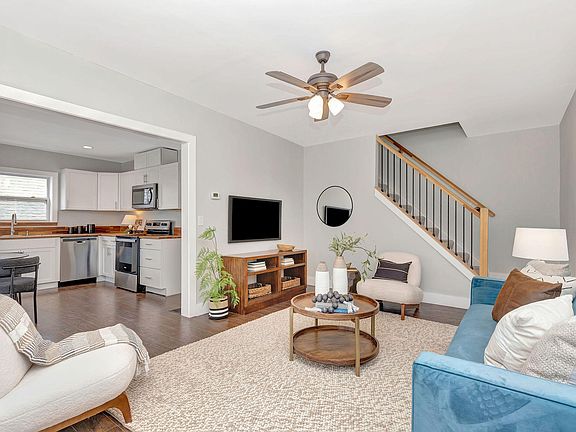 2nd image of 3902 Leslie Ave
