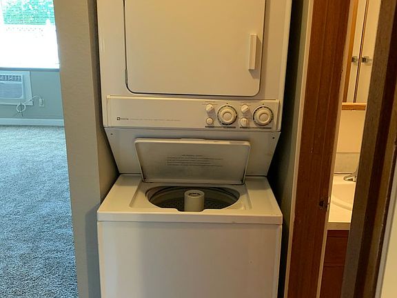 4th image of 1005-1005 1/2 S 11th Ave #1005A