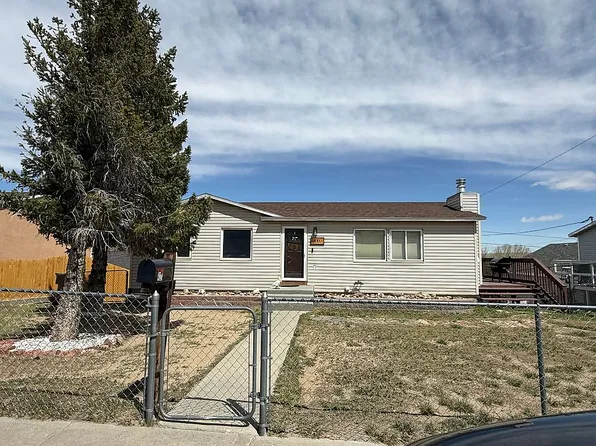 421 E Miller St, Rawlins, WY 82301