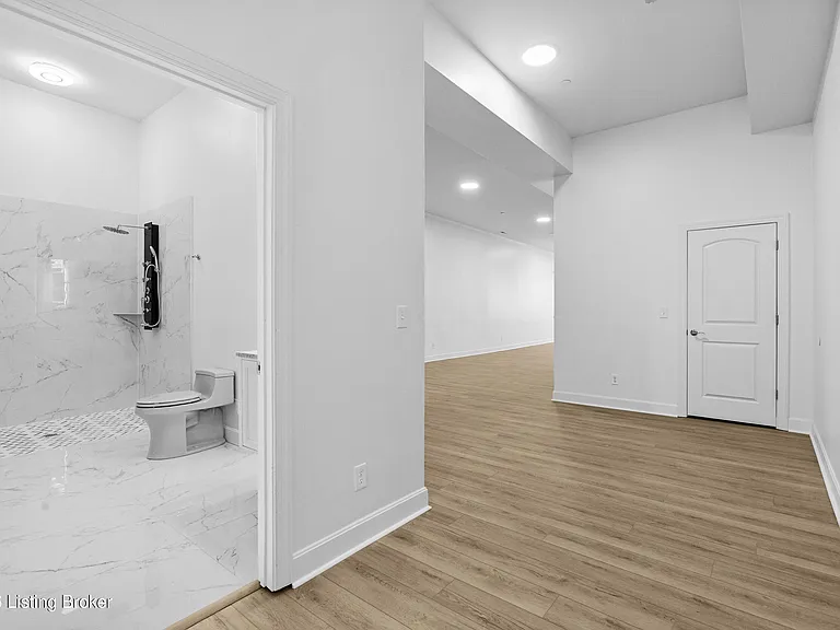 540 S 4th St #401 — Photo 22