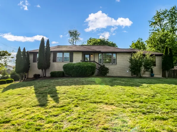 133 Clearview Cir, Hendersonville, TN 37075