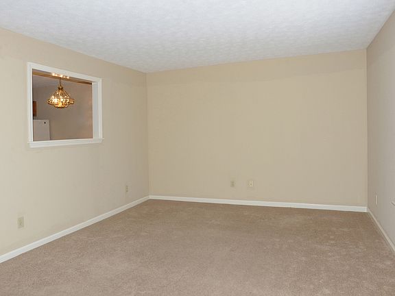 5th image of 61 Forest Hill Dr