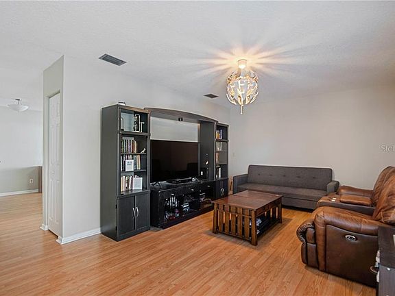 4th image of 10506 Brynwood Ln